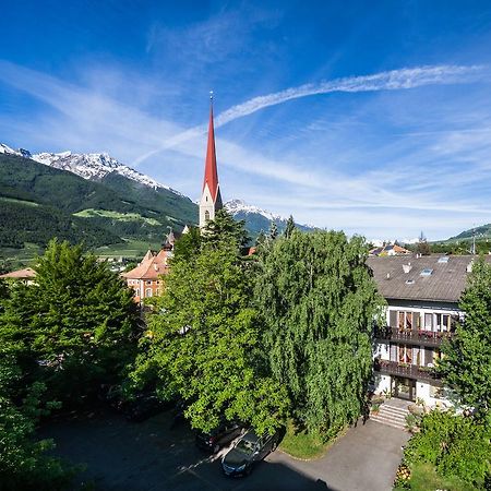 Hotel Pension Schweitzer シランドロ エクステリア 写真