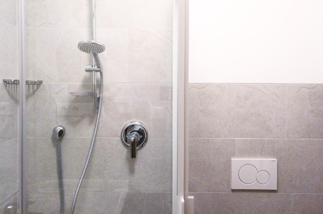 Hotel Pension Schweitzer シランドロ エクステリア 写真