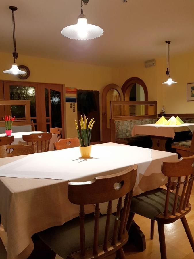 Hotel Pension Schweitzer シランドロ エクステリア 写真