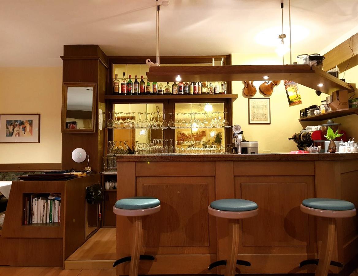 Hotel Pension Schweitzer シランドロ エクステリア 写真